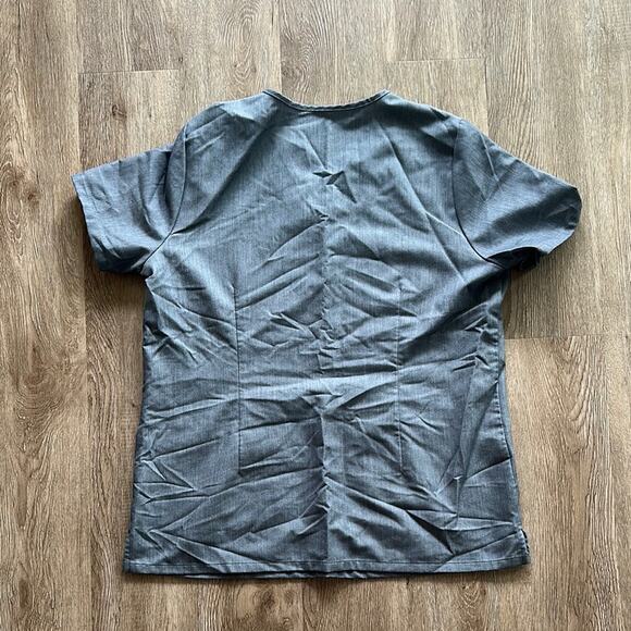 FIGS Casma Three Pocket Scrub Top Graphite Size Large Medical Nursing Hospital - Picture 4 of 4